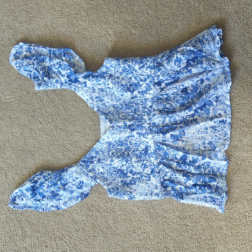 Hollister floral cropped flutter tank